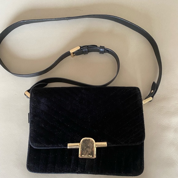 Massimo Dutti Handbags - Vintage MASSIMO DUTTI black leather and velvet, with gold closure.
